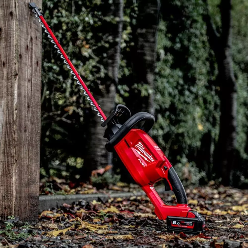 Milwaukee-M18-FHT45-0-18V-FUEL-Cordless-Hedge-Trimmer