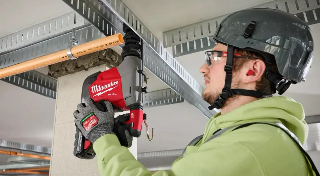 Milwaukee Overhead SDS Drill with Integrated Dust Extraction