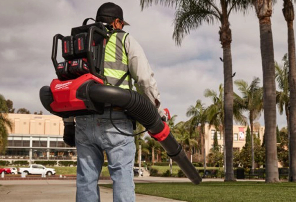 Milwaukee M18 F2BPB-0 18V FUEL Brushless Dual-Battery Backpack Blower