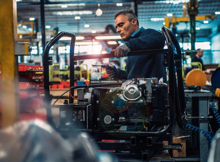 ITS الآن مخزون PRAMAC: المولدات التي تعمل على تعزيز التقدم منذ عام 1966 2 صورة